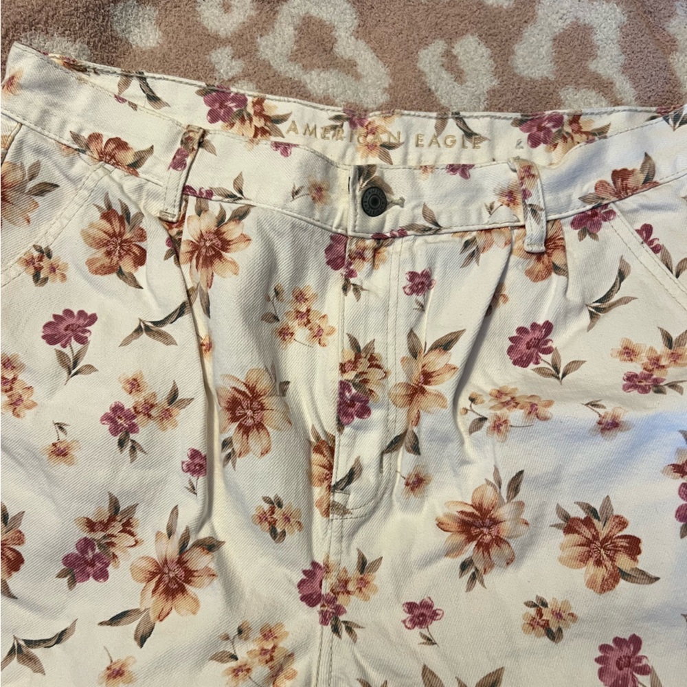 AE floral mom shorts!